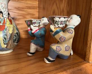 Herend Hungary Famille Rose kneeling figures