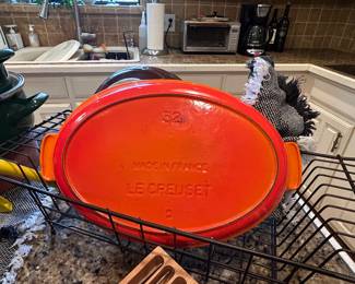 Le Creuset oval baking dish