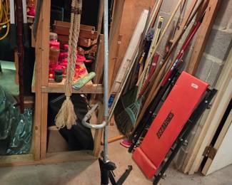 #108	McCulloch  FR56 Commercial Weed Eater	(untested) $40.00 