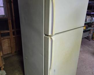 #181	Roper Whirlpool Refrigerator & Freezer (turns on)	 $75.00 