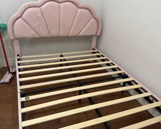 Pink Tuffed Full Size Bedframe with a light and sturdy bed, plus excellent Matress