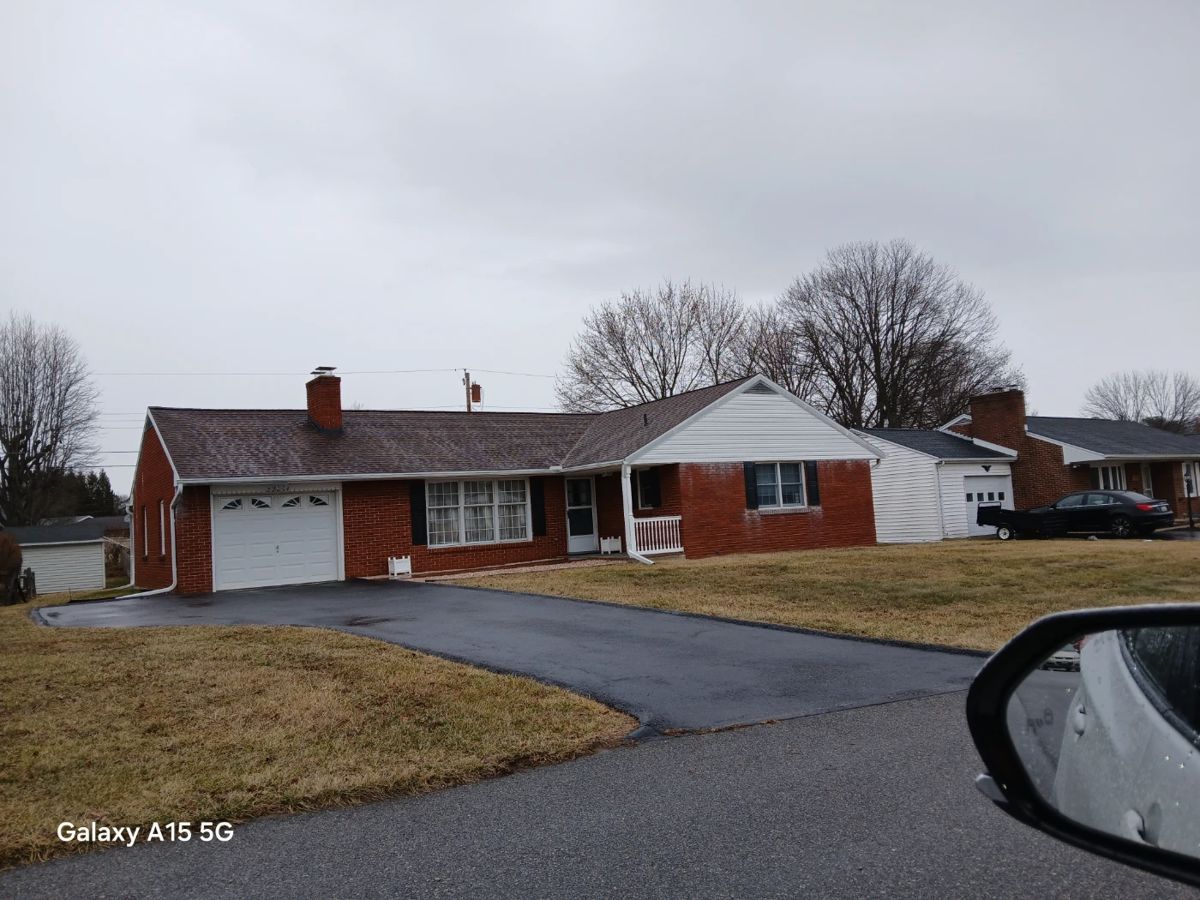 HOUSE. Park on street/ Address night before