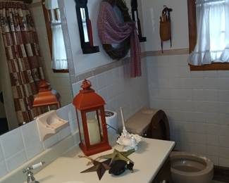 misc decor as priced or make offers