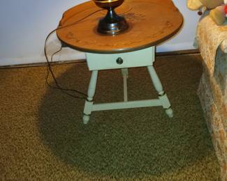 vintage ethan allen tripod base table 1950's- $40