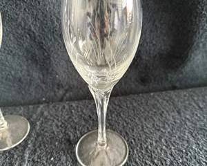 Set of 8 Elegant Etched Wine Glasses with Floral Design