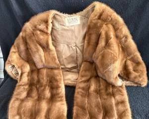 Vintage Lloyd's Luxurious Brown Mink Fur Stole