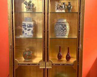 Vintage Chinoiserie Style Display Gilt Wood Cabinet 