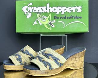 Vintage ladies Grasshoppers Shoes.......To register in order to place bids go to www.capitolsalesservices.hibid.com 