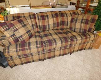 BROYHILL SLEEPER SOFA