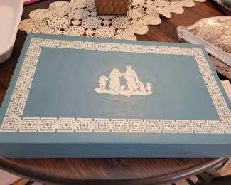 wedgwood flatware in box
