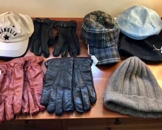 Mens accessories - Italian leather gloves, cashmere hat & more