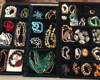 Costume of jewelry: semi-precious stone necklaces & more