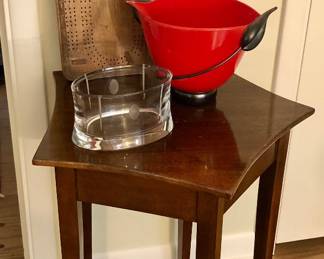 Charles Stewart “Sparta” star table, Baccarat vase, carved cribbage board, Ed Branson art glass