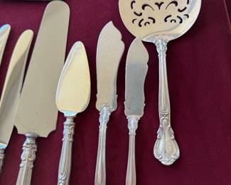 Gorham "Chantilly" sterling flatware 111 pieces