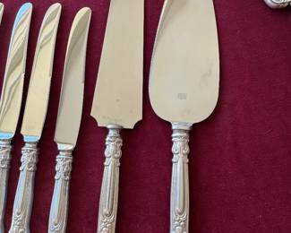 Gorham "Chantilly" sterling flatware 111 pieces
