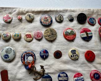 Collection of antique & vintage pinback buttons