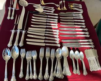 Gorham "Chantilly" sterling flatware 111 pieces