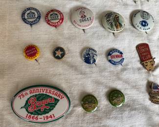 Collection of antique & vintage pinback buttons