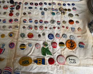 Collection of antique & vintage pinback buttons