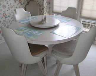 That Formica table and chair set is worth just one more look