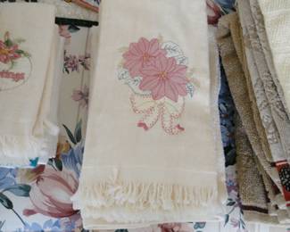 Holiday hand towels