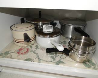 Impeccable condition pots and pans 