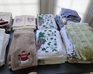 Some fine quality, clean kitchen and bathroom towels
