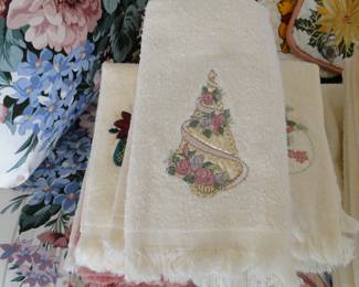 Holiday towels, with no stains, clean and neat