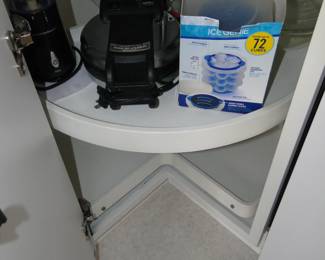 Ice cube trays and some other nice kitchen items too