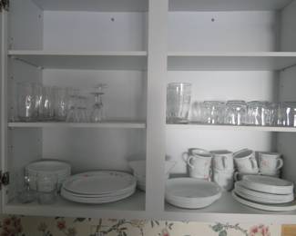 Beautiful set of Corelle dishware