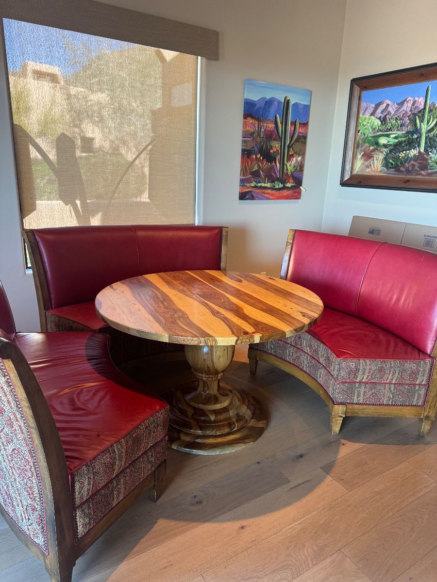 Beautiful horse child table with three leather and Fabric  banquets