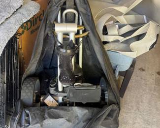 Battery operated golf caddy