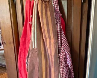 KITCHEN APRONS 