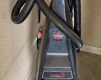 BISSELL CARPET SHAMPOOER