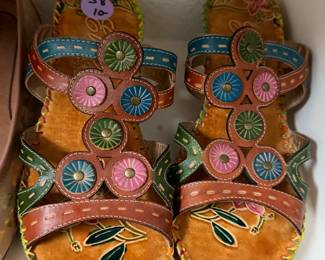 LADIES LEATHER SANDALS SZ 8