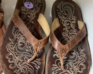 LADIES LEATHER SANDALS SZ 8
