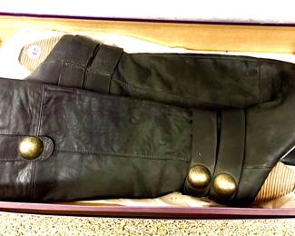 NICE LADIES, LEATHER BOOTS SIZE 8