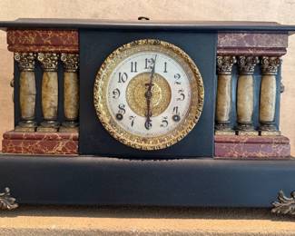 INGRAHAM 8 DAY CLOCK W/KEY - WORKS!