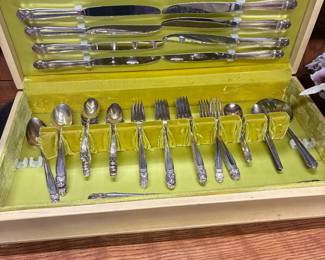 silverware set