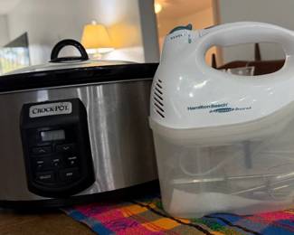Crockpot. Mixer
