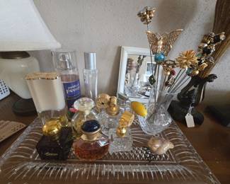 Perfume atomizers and perfume 