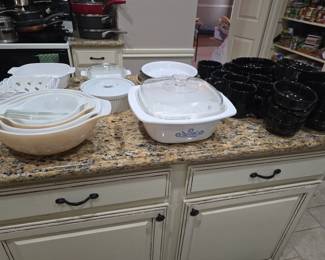 Pyrex - vintage Cornflower and Sandalwood Ivy Cinderella Mixing bowls