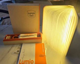 Lumio booklight