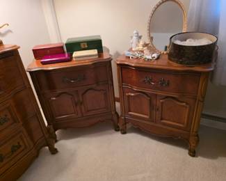 Bassett furniture end tables 