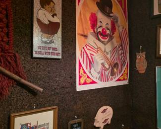 Lots of clown pictures and art.