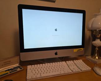 Imac Apple computer. 