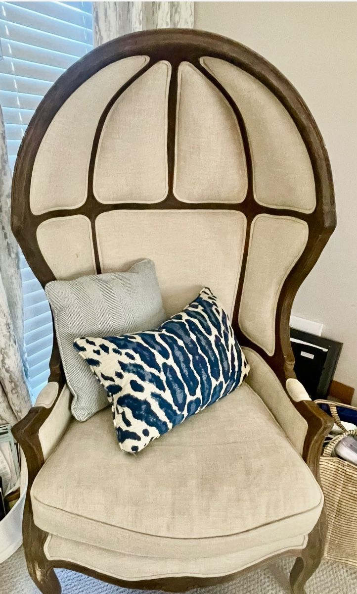 Hooded Napoleon Chair