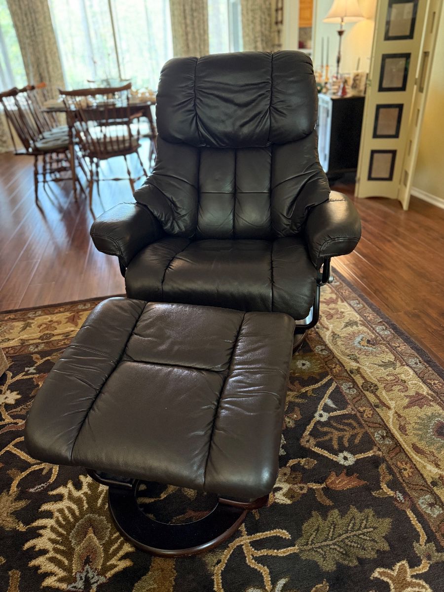 Stressless Type Chair with Ottoman