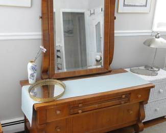 Antique Dresser with Swing Mirror Duncan Phyfe 