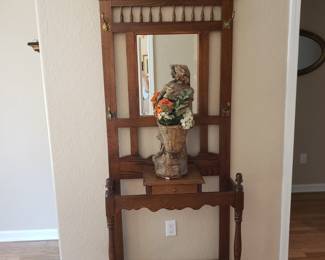 Hall tree